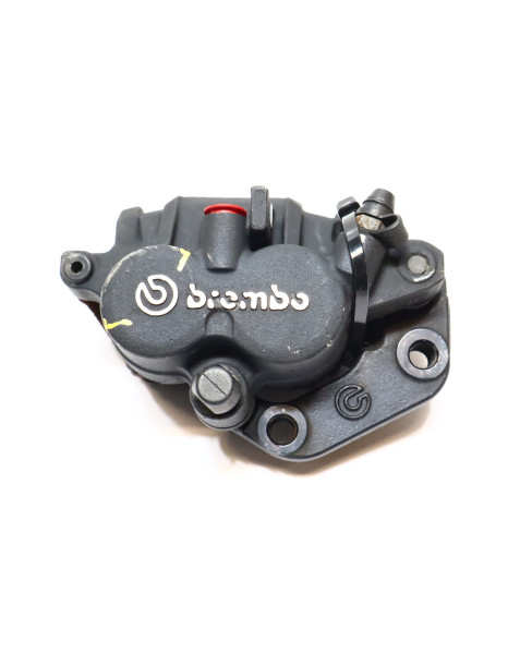 BMW F700GS, bromsok höger fram