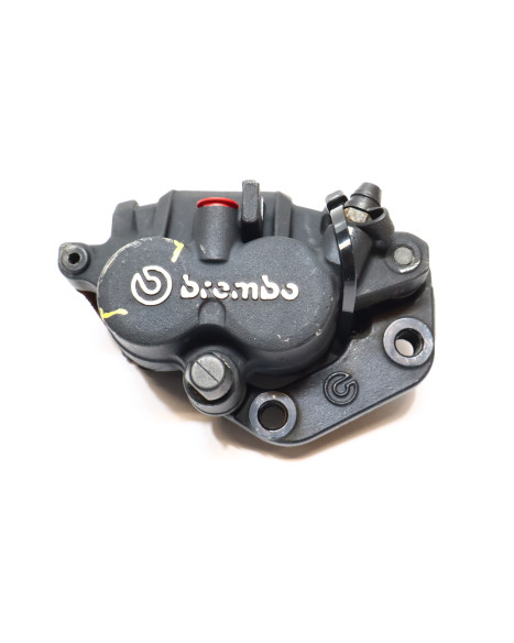 BMW F700GS, bromsok höger fram