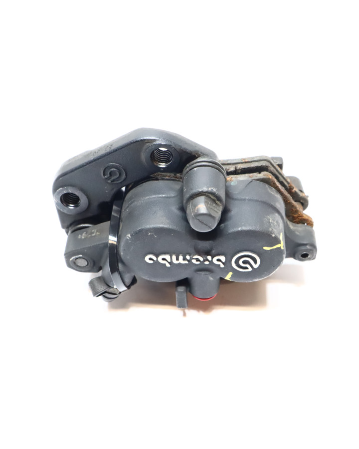 BMW F700GS, bromsok höger fram