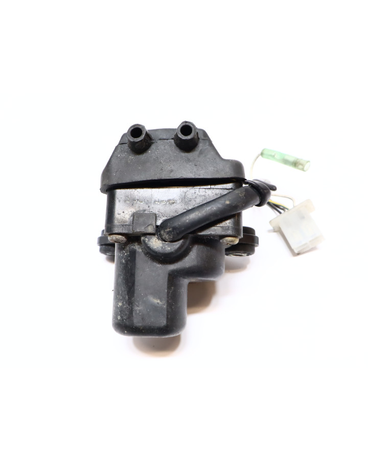 Derbi GPR 125, avgasservo