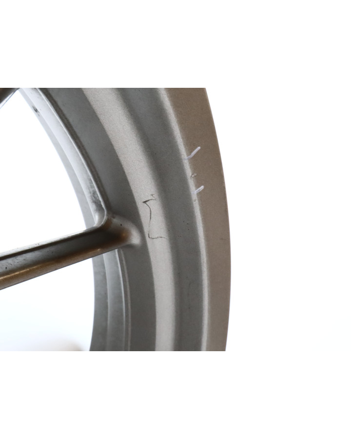 BMW F700GS, bakfälg