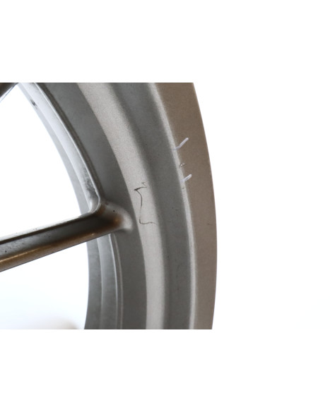 BMW F700GS, bakfälg