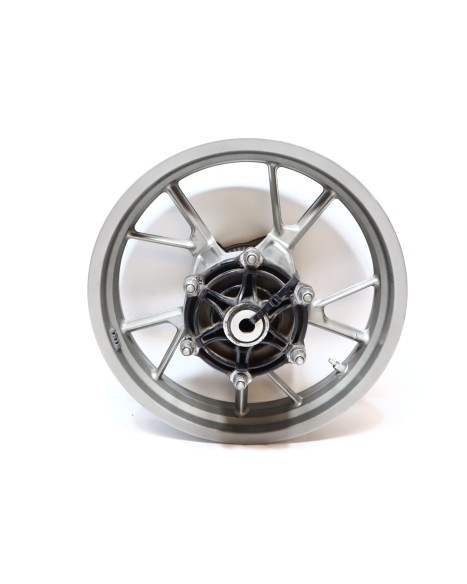 BMW F700GS, bakfälg