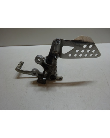 Suzuki GSX-R1000, fotpinne höger komplett