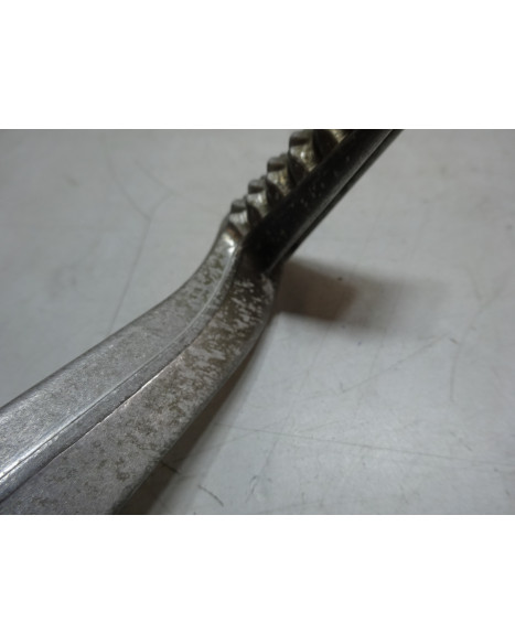 Suzuki GSX-R1000, fotpinne höger komplett