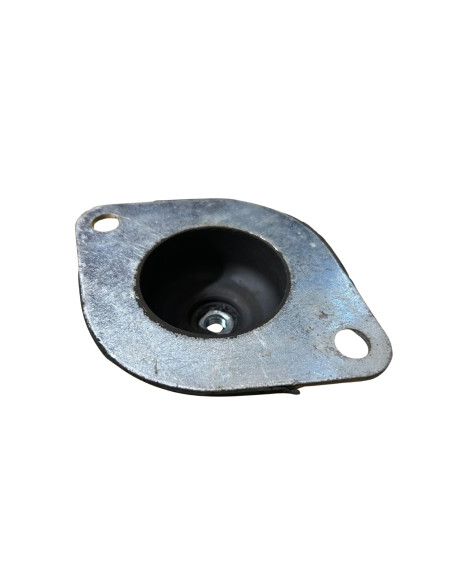 Mitsubishi L2E, bakre motorfäste