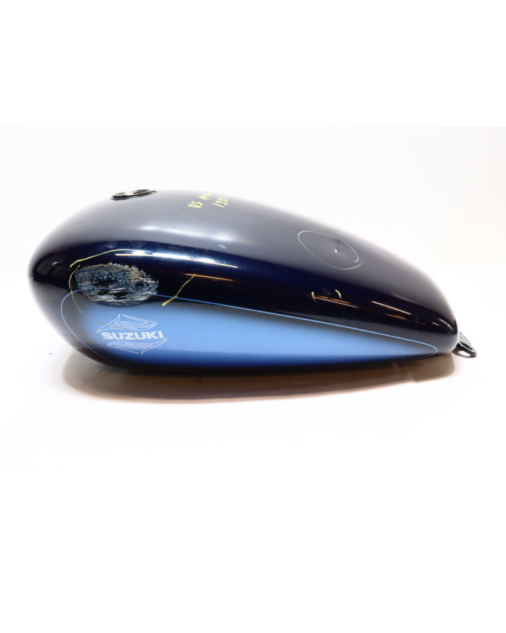 Suzuki VS 1400 Intruder, bränsletank