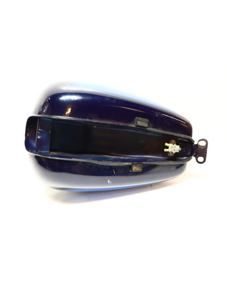 Suzuki VS 1400 Intruder, bränsletank