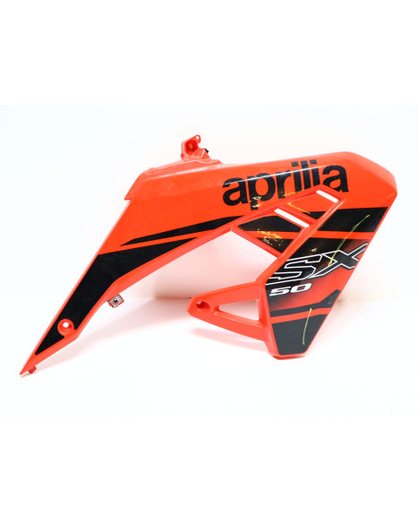 Aprilia SX50, kylarvinge höger