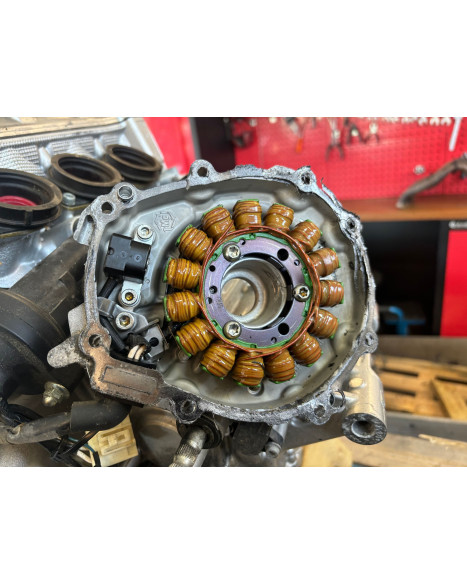 Yamaha YZF-R1S, motor (repobjekt)