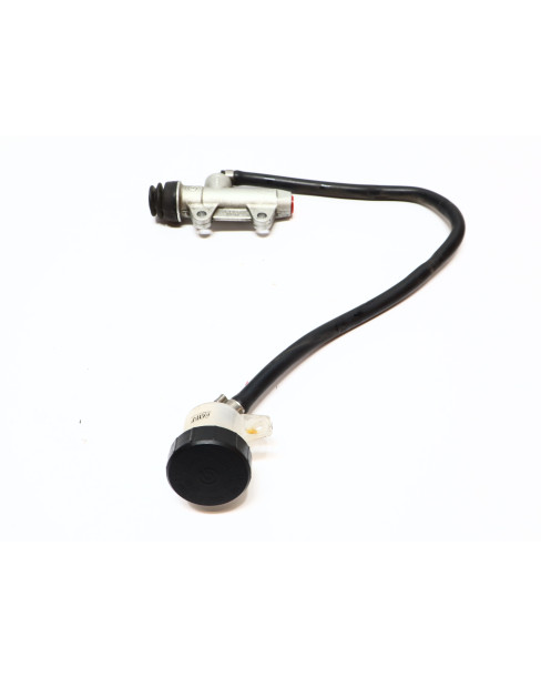 BMW F700GS, bromscylinder bak 2