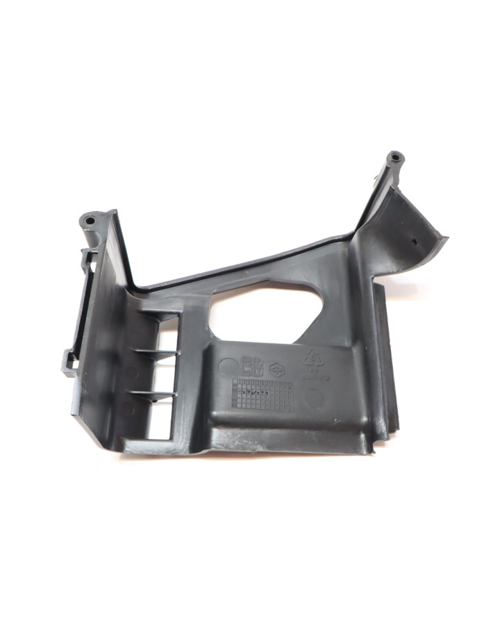 Piaggio, främre kylarkåpa