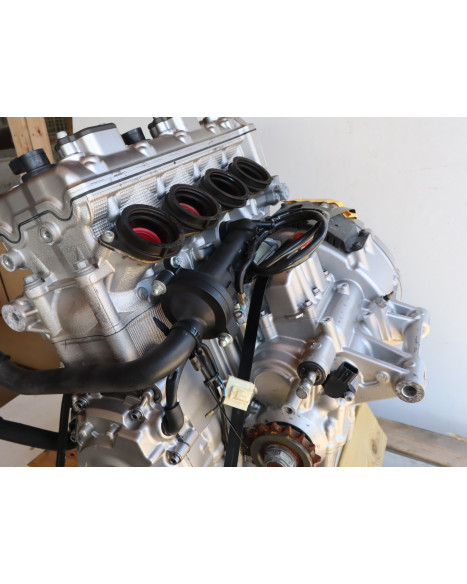 Yamaha YZF-R1S, motor (repobjekt)