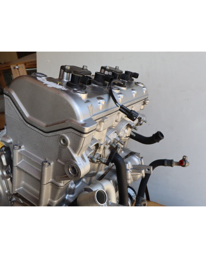Yamaha YZF-R1S, motor (repobjekt)