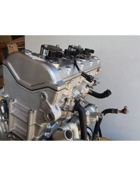 Yamaha YZF-R1S, motor (repobjekt)