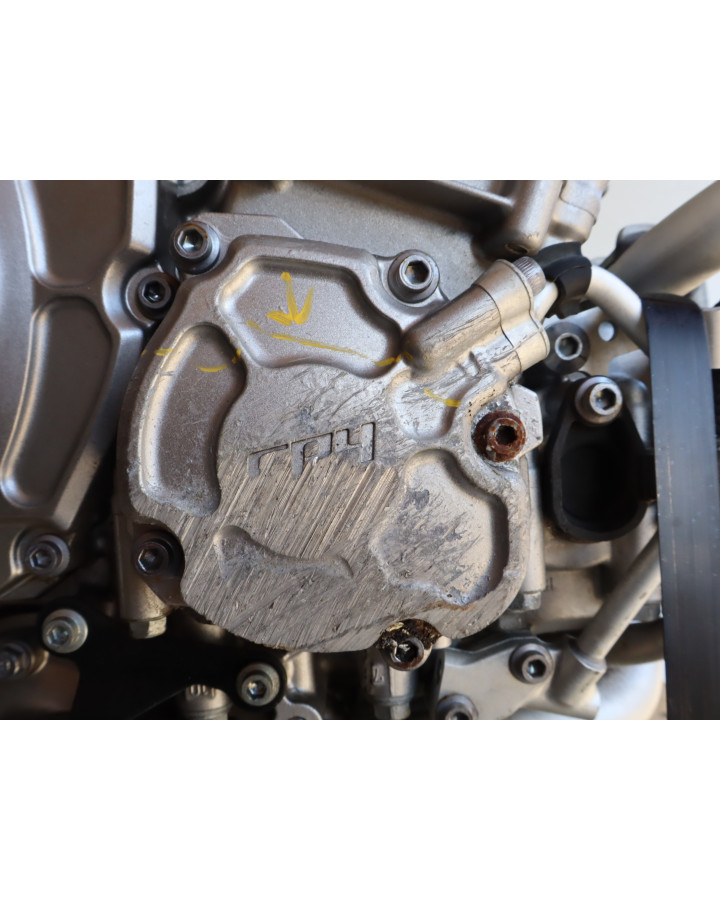 Yamaha YZF-R1S, motor (repobjekt)