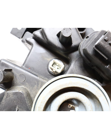 Ligier JS50/IXO, framlykta höger