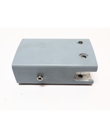 Cake Ösa, främre fäste