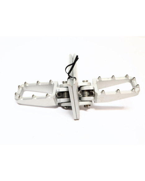 Cake Ösa, passagerarfotpinne komplett (par)