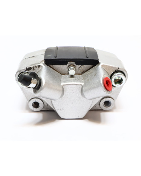 Drax Storm, bromsok bak