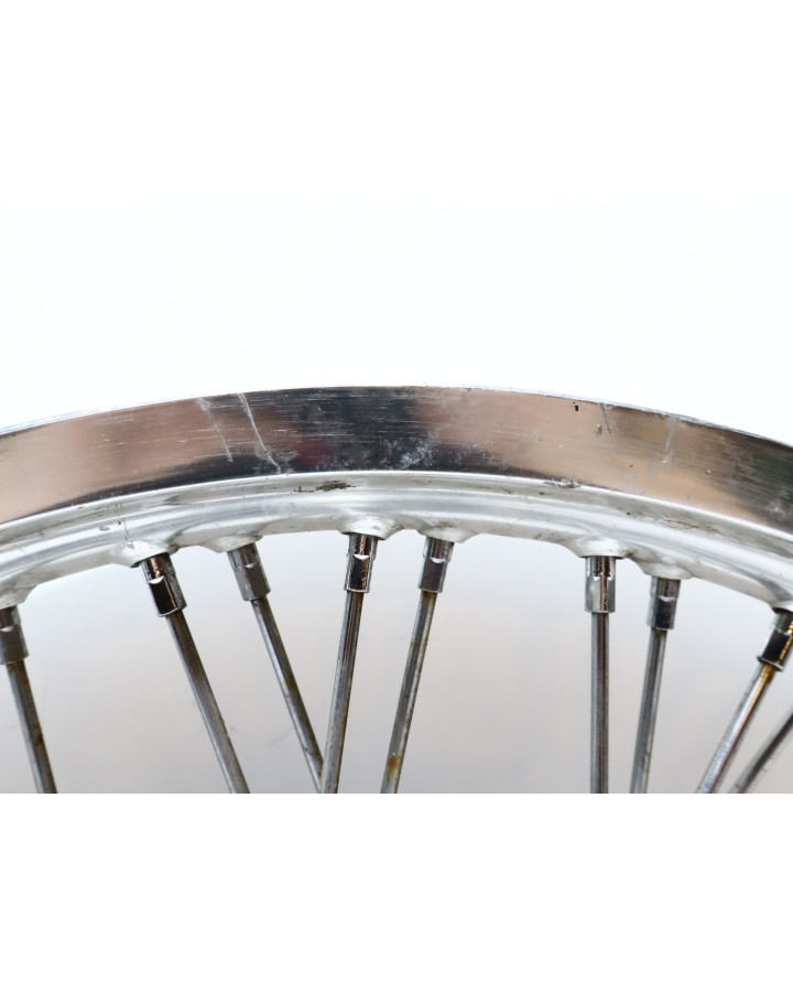 Suzuki VS 800 Intruder, framfälg