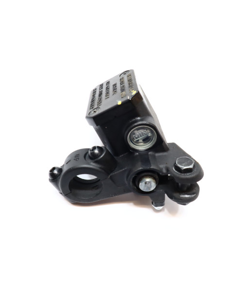 Yamaha YZF-R125, bromscylinder fram