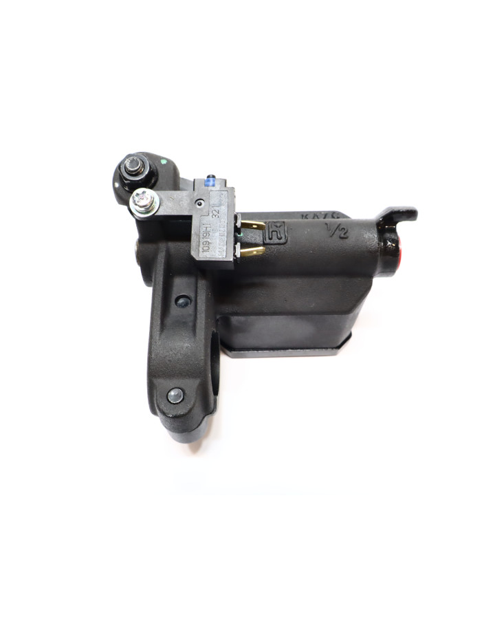 Yamaha YZF-R125, bromscylinder fram