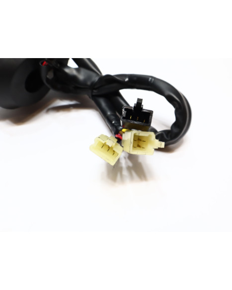 Yamaha YZF-R125, omkopplare vänster