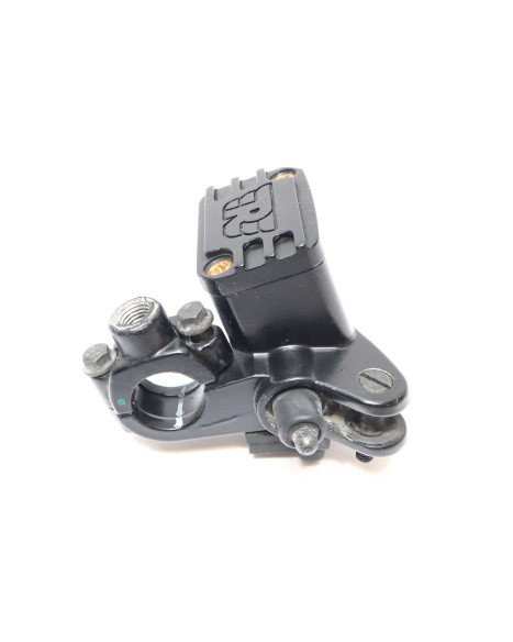 Royal Enfield Himalayan 410, bromscylinder fram