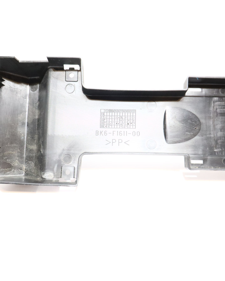 Yamaha YZF-R125, inre stänkskärm