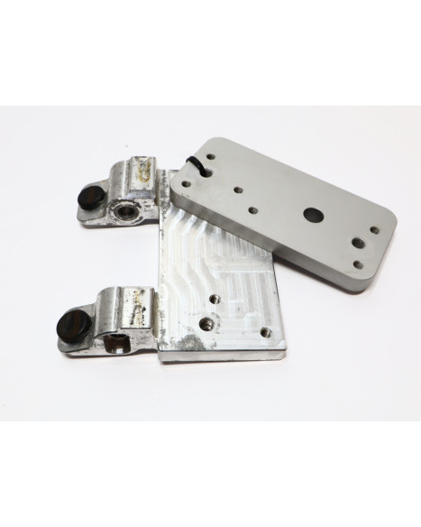 Cake Ösa, fäste centralstöd/hasplåt