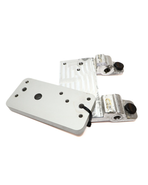 Cake Ösa, fäste centralstöd/hasplåt