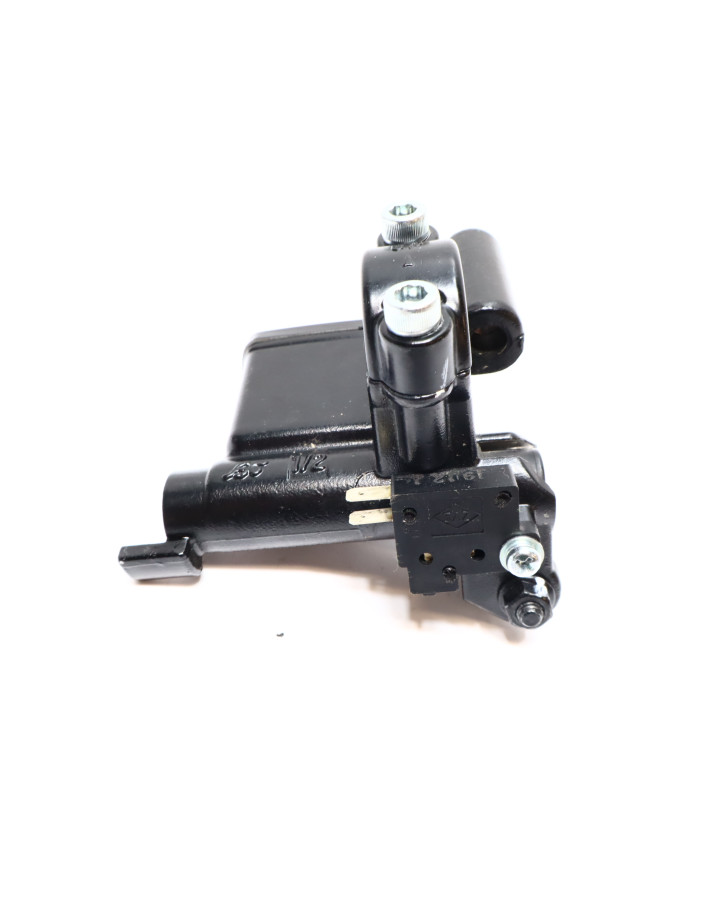 Cake Ösa, bromscylinder fram