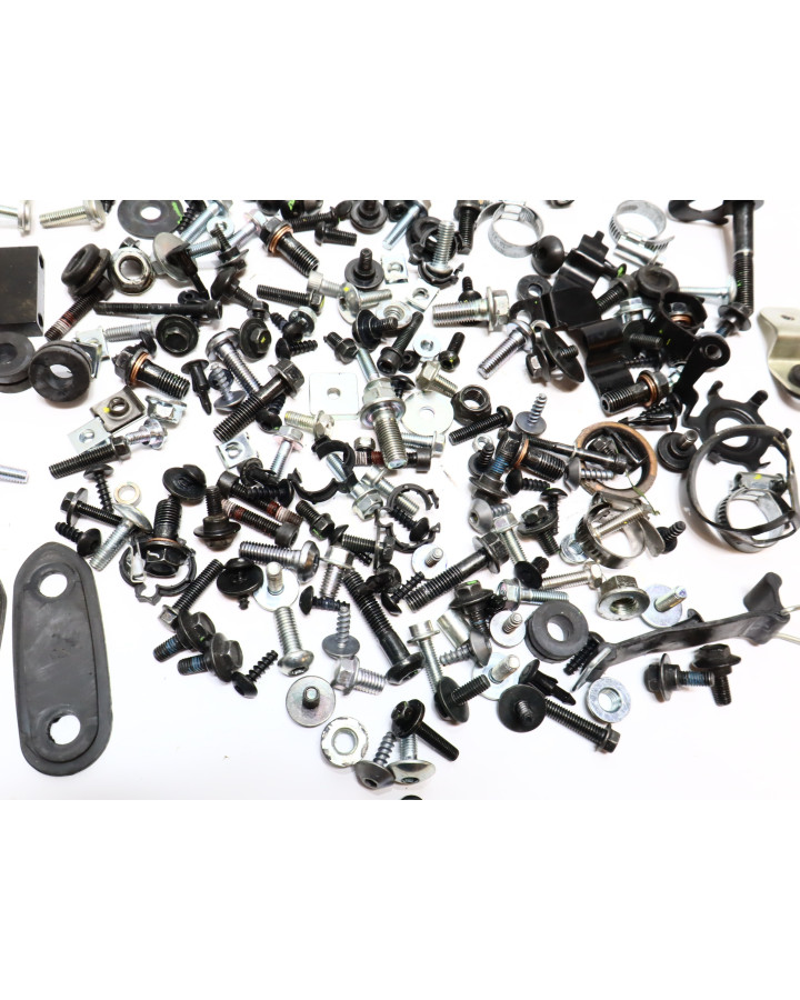 Yamaha YZF-R125, skruvkit