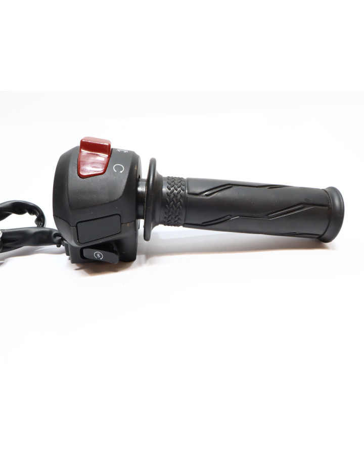 Yamaha YZF-R125, omkopplare med gashandtag höger