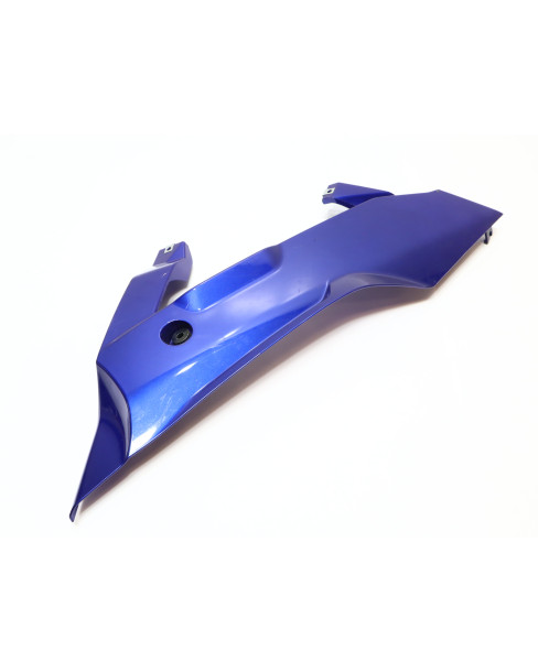 Yamaha YZF-R125, nedre sidokåpa höger 2