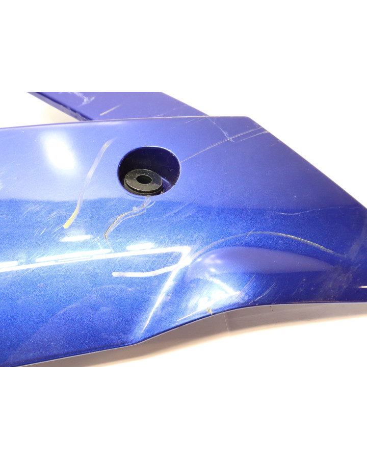 Yamaha YZF-R125, nedre sidokåpa vänster