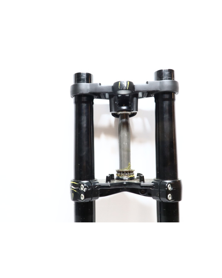 Yamaha YZF-R125, framgaffel