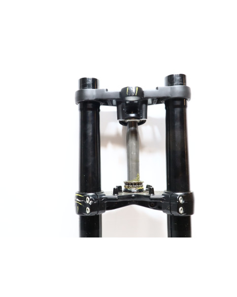 Yamaha YZF-R125, framgaffel