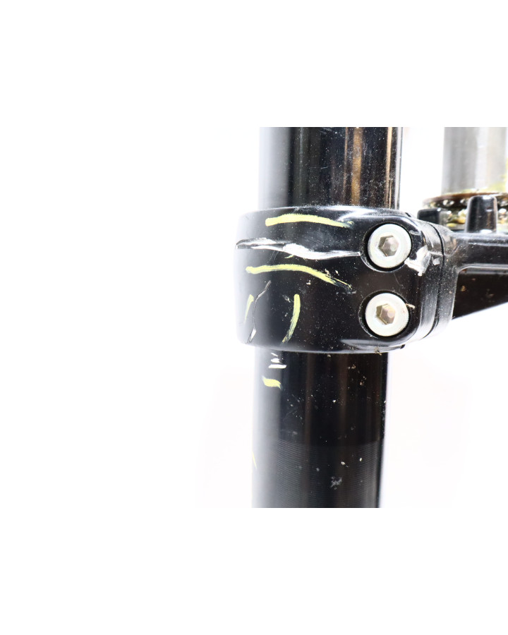 Yamaha YZF-R125, framgaffel