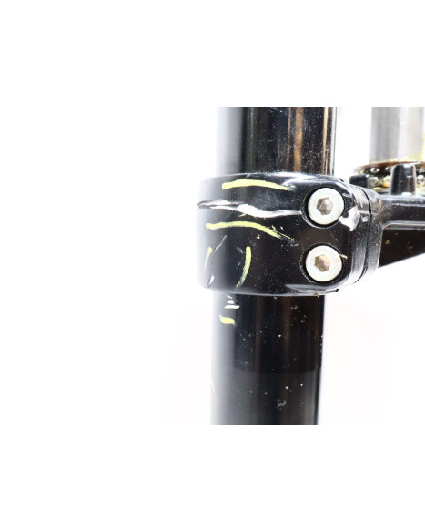 Yamaha YZF-R125, framgaffel