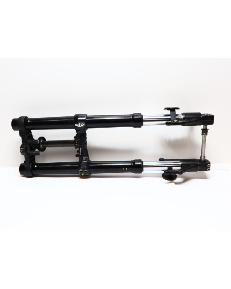 Yamaha YZF-R125, framgaffel