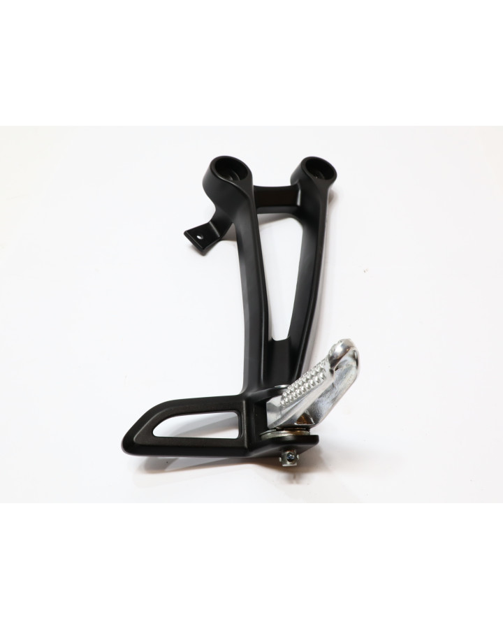 Yamaha MT-07, passagerarfotpinne höger komplett