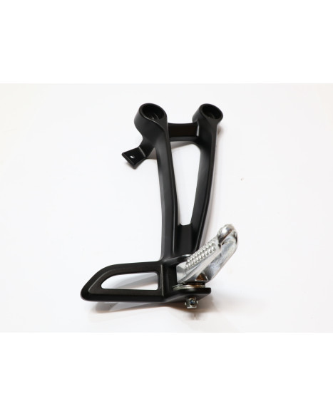 Yamaha MT-07, passagerarfotpinne höger komplett