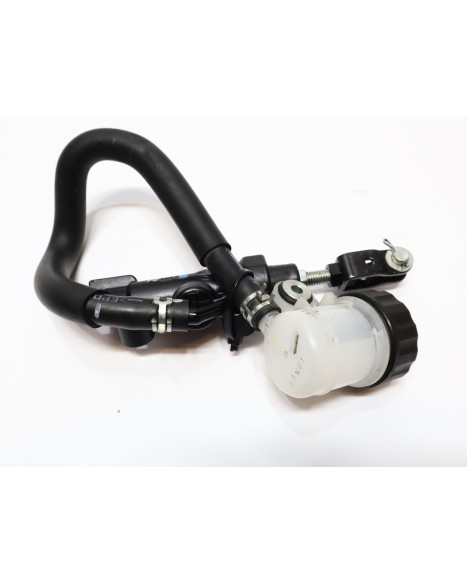 Yamaha MT-07, bromscylinder bak