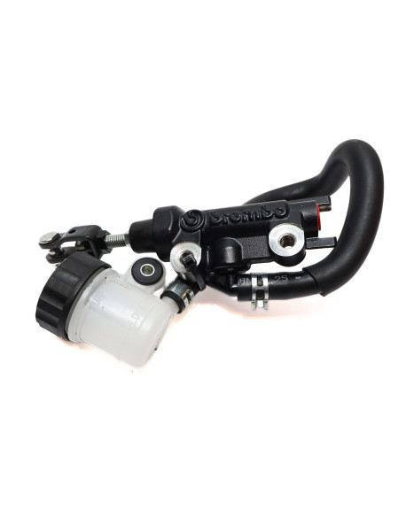 Yamaha MT-07, bromscylinder bak