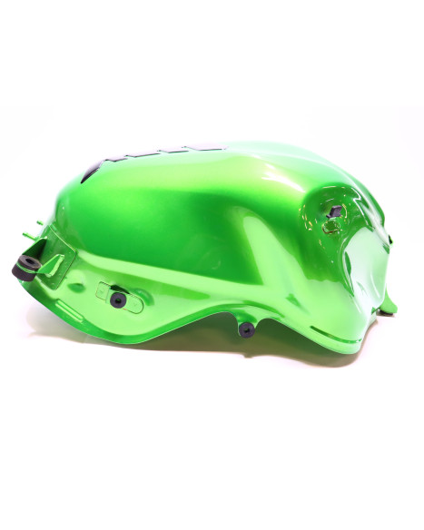 Kawasaki Z900, bränsletank