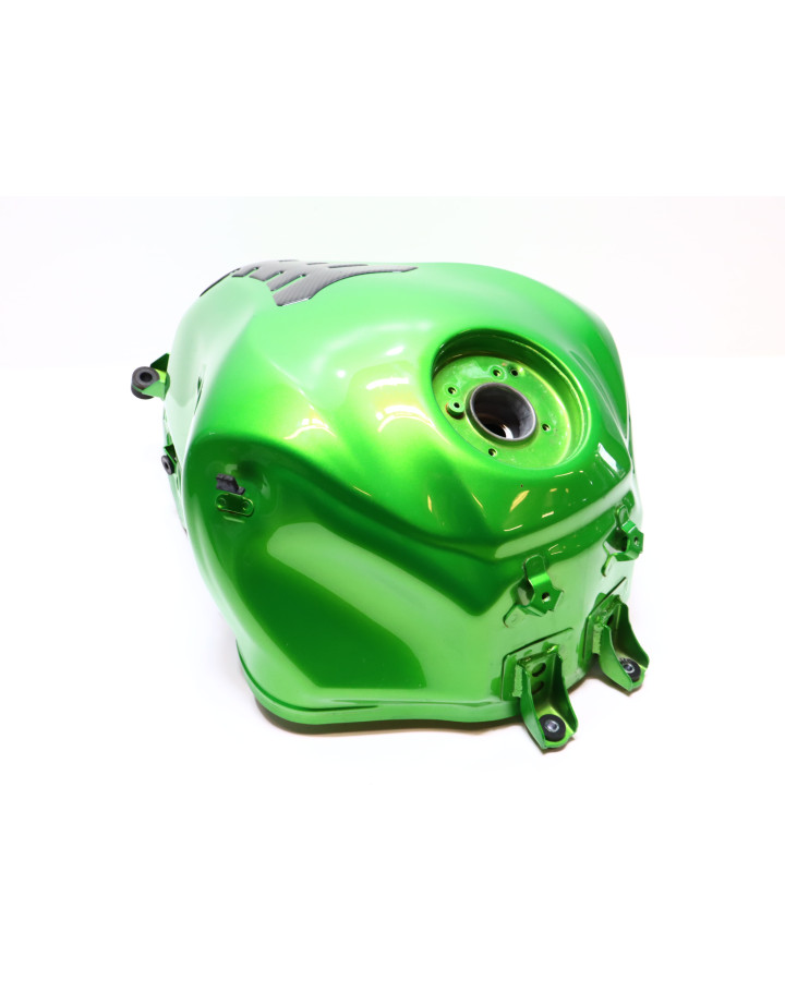 Kawasaki Z900, bränsletank