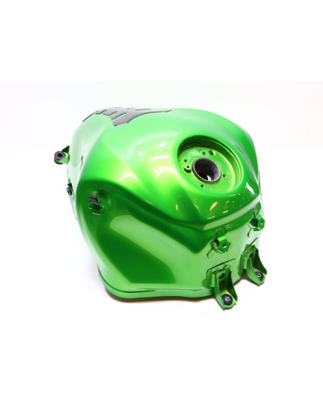 Kawasaki Z900, bränsletank