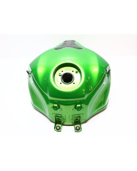 Kawasaki Z900, bränsletank